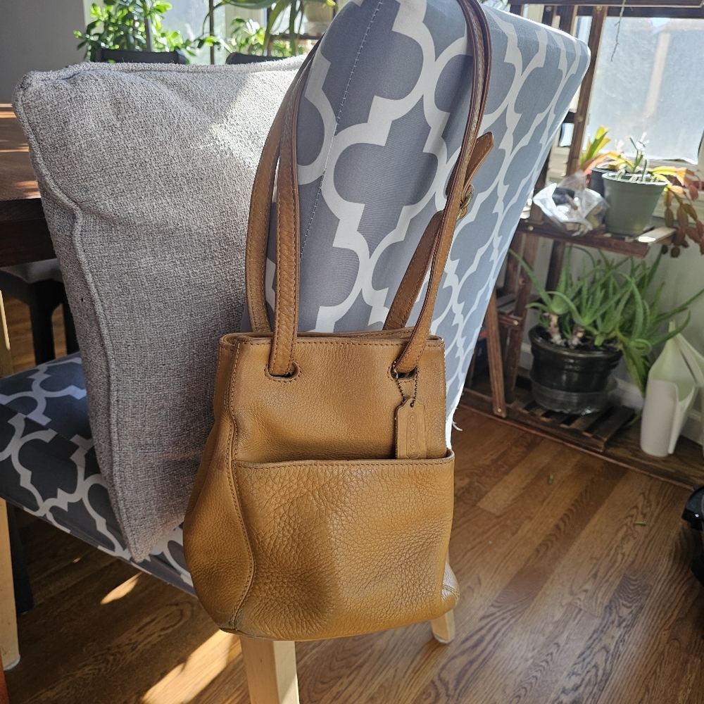 Vintage Coach Leather Shounder Bag, Sonoma, Camel Color, GUC